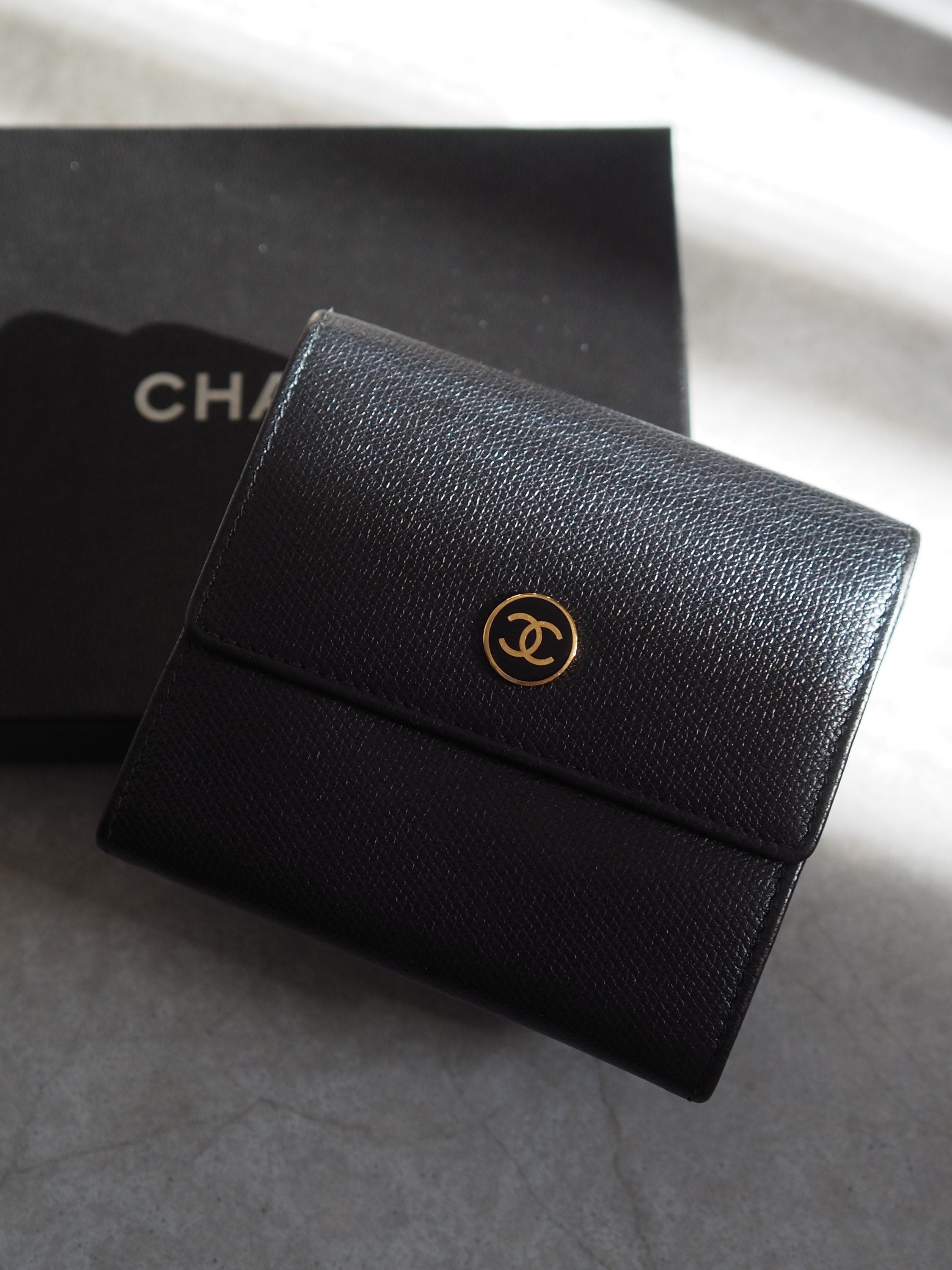 CHANEL COCO Button Wallet Compact Purse CC Leather Black Authentic Vintage Box