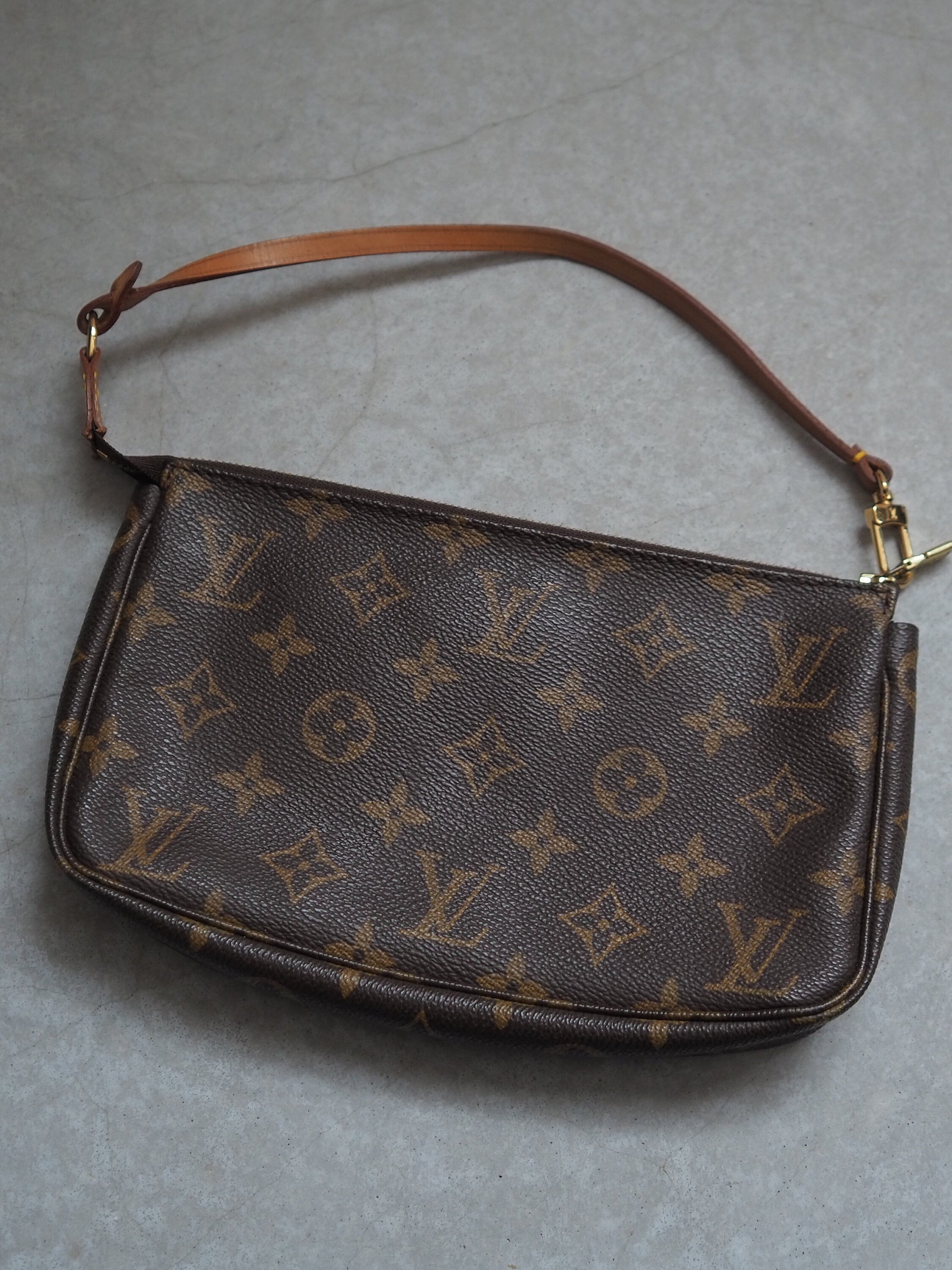 LOUIS VUITTON Monogram Pochette Accessoires Pouch Mini hand Bag Vintage Authentic