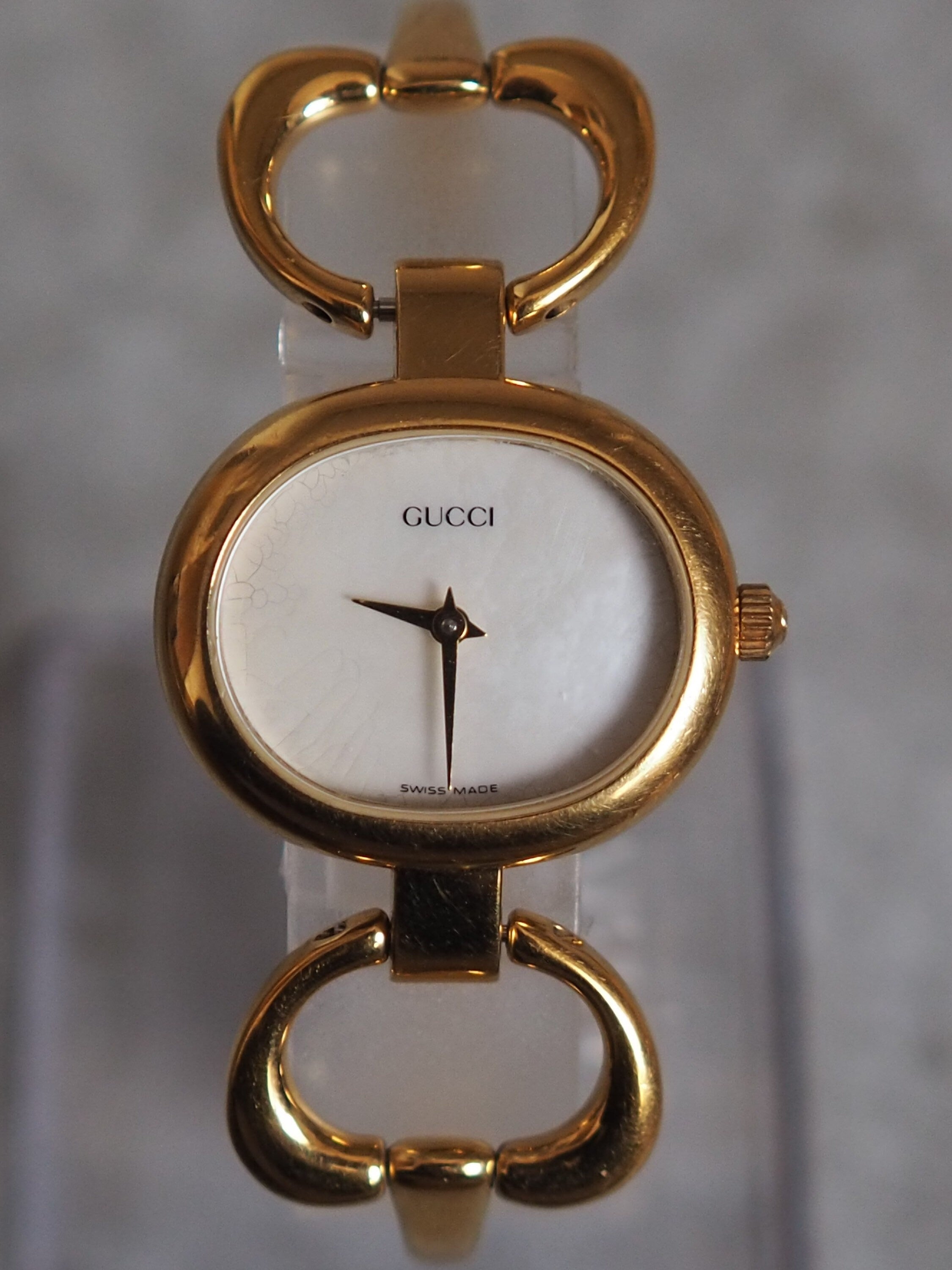 GUCCI Shell Bangle Watch Wristwatch Gold Metal Vintage Authentic