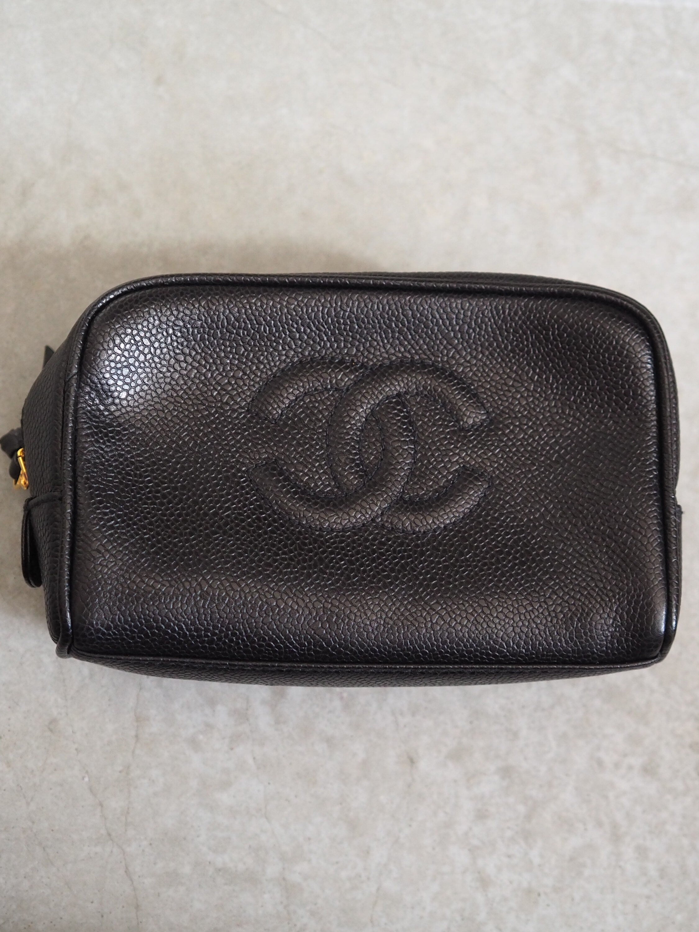 CHANEL COCO Mark Cosmetic Pouch Purse Caviar Skin Leather Black Authentic Vintage