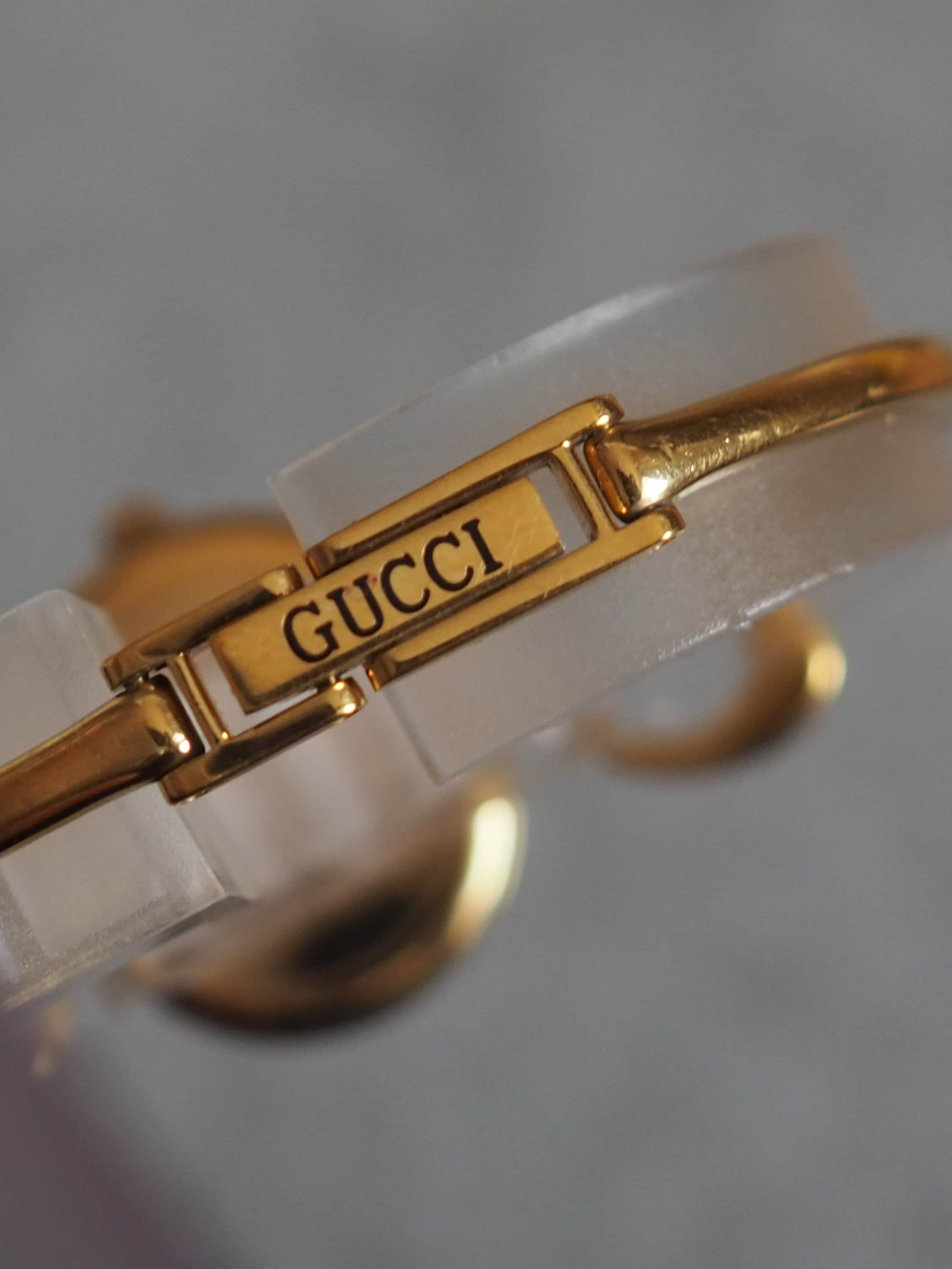 GUCCI Shell Bangle Watch Wristwatch Gold Metal Vintage Authentic