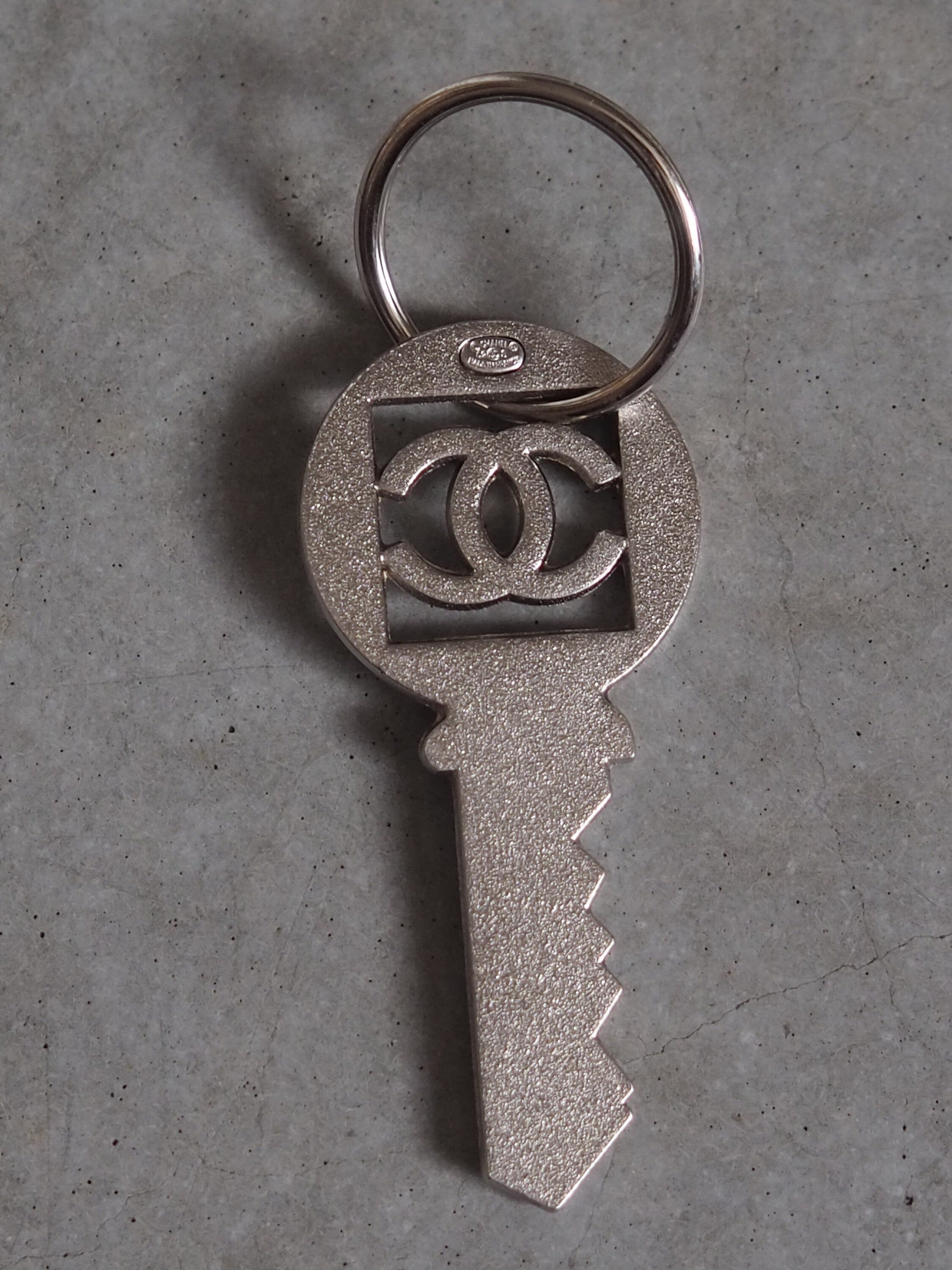 CHANEL COCO Key Ring Purse Silver Metal Vintage Authentic