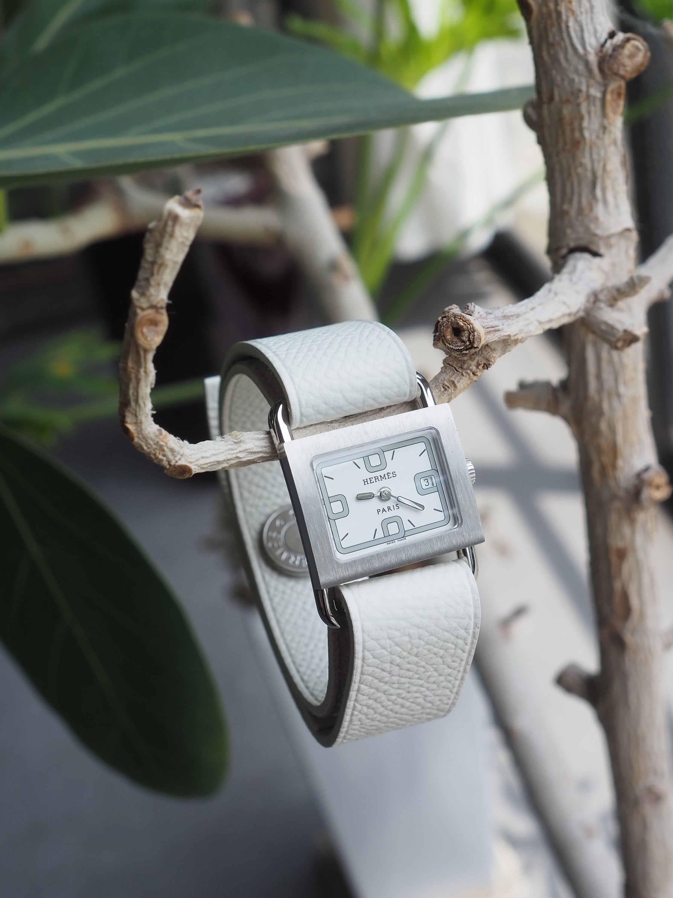 HERMES Valenia Date Silver Dial Quartz Watch Wristwatch Unisex Leather White Band Vintage BA1.210