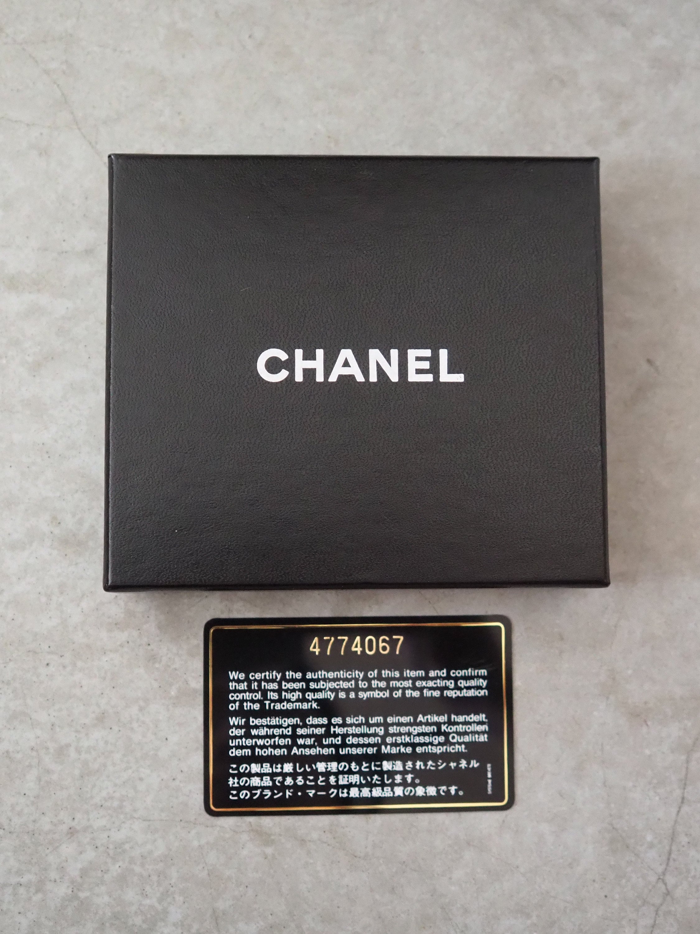 CHANEL COCO Coin Card Wallet Purse Compact Caviar Skin Leather Yellow Authentic Vintage Box