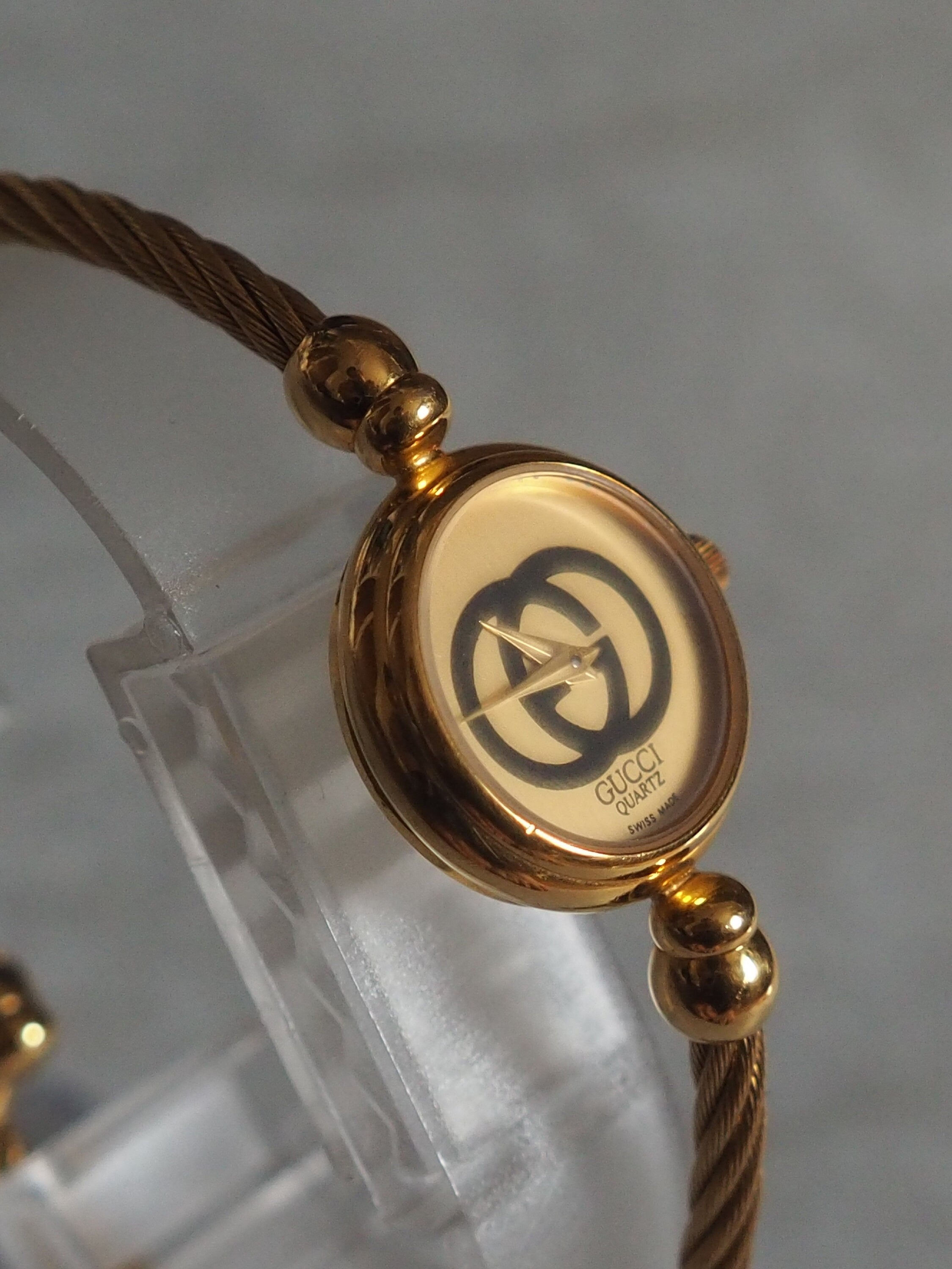 GUCCI GG Bangle Watch Wristwatch Gold Metal Vintage Authentic
