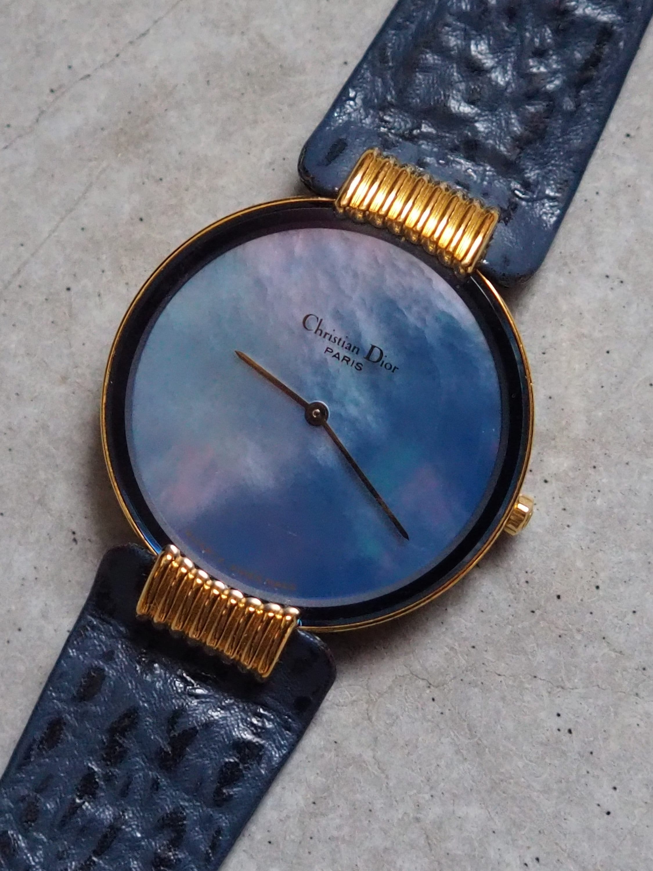 Christian Dior Bagheera Shell Watch Gold Metal Quartz Wristwatch Unisex