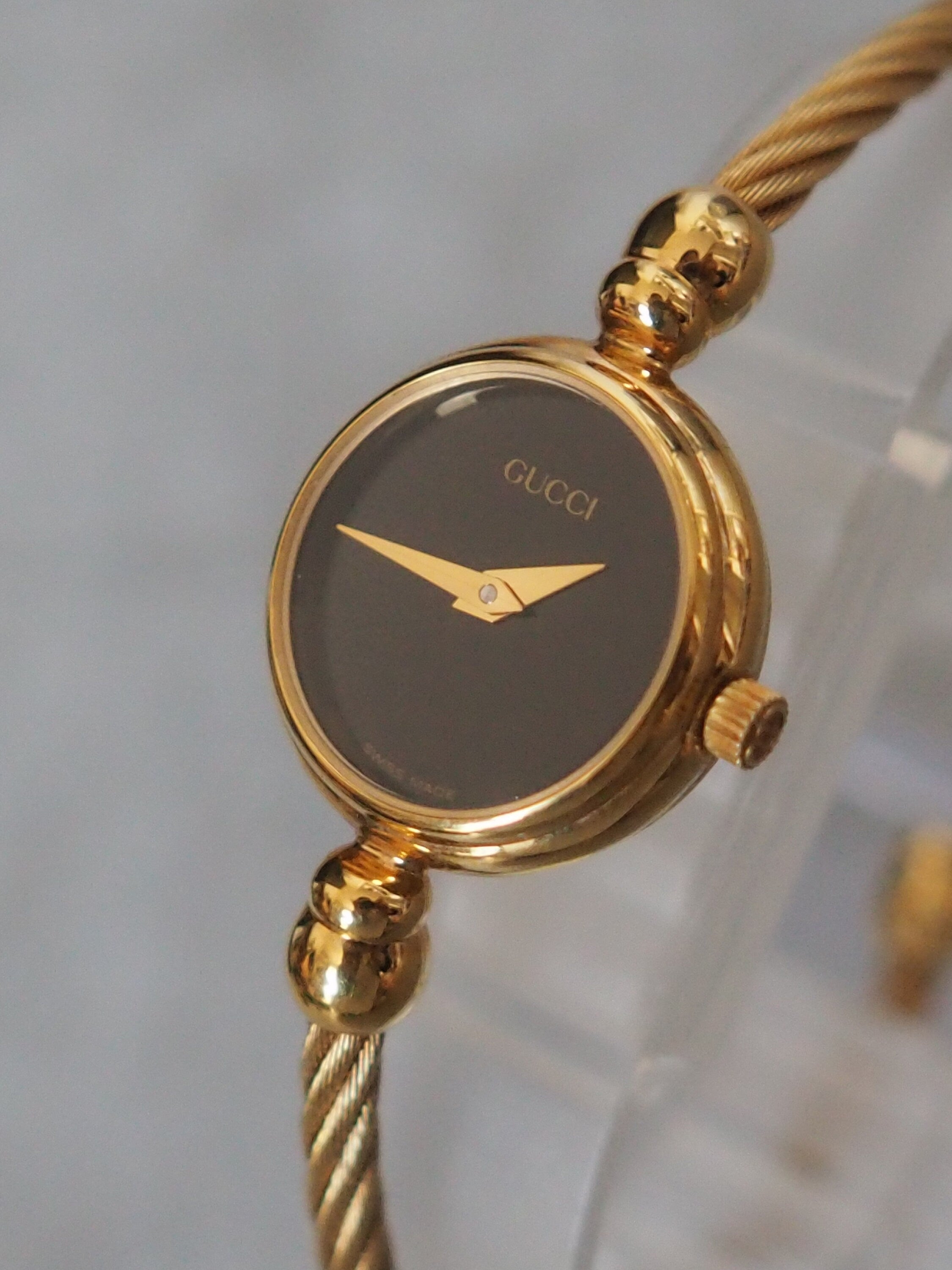 GUCCI Bangle Watch Wristwatch Gold Metal Black Vintage Authentic
