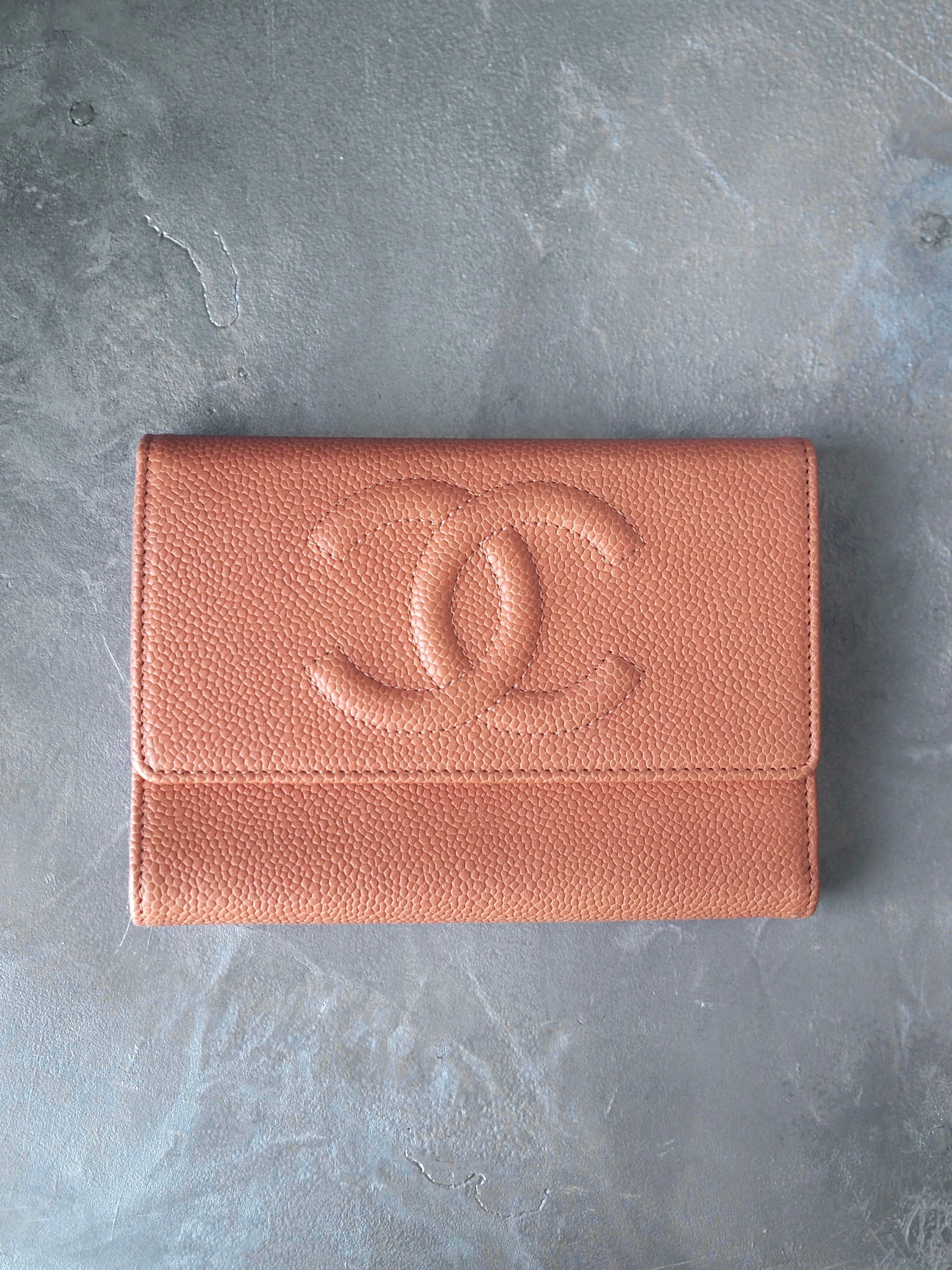 CHANEL COCO Tri-fold Wallet Purse Caviar Skin Leather Pink Authentic Vintage Box