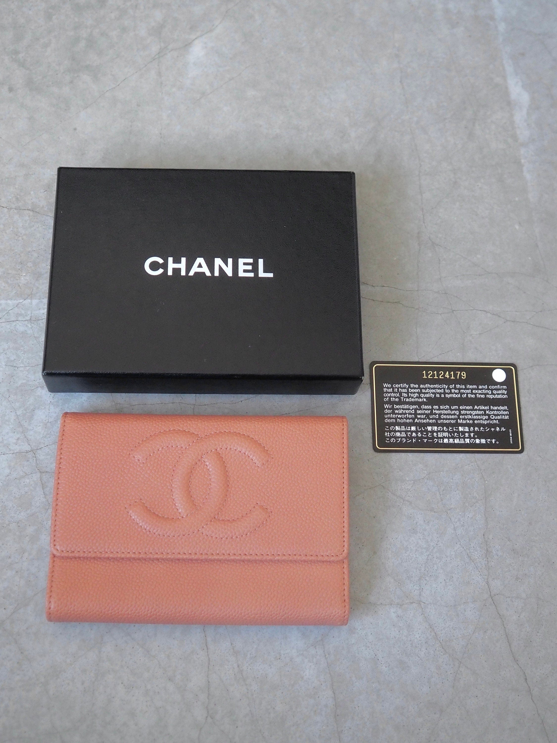 CHANEL COCO Tri-fold Wallet Purse Caviar Skin Leather Pink Authentic Vintage Box