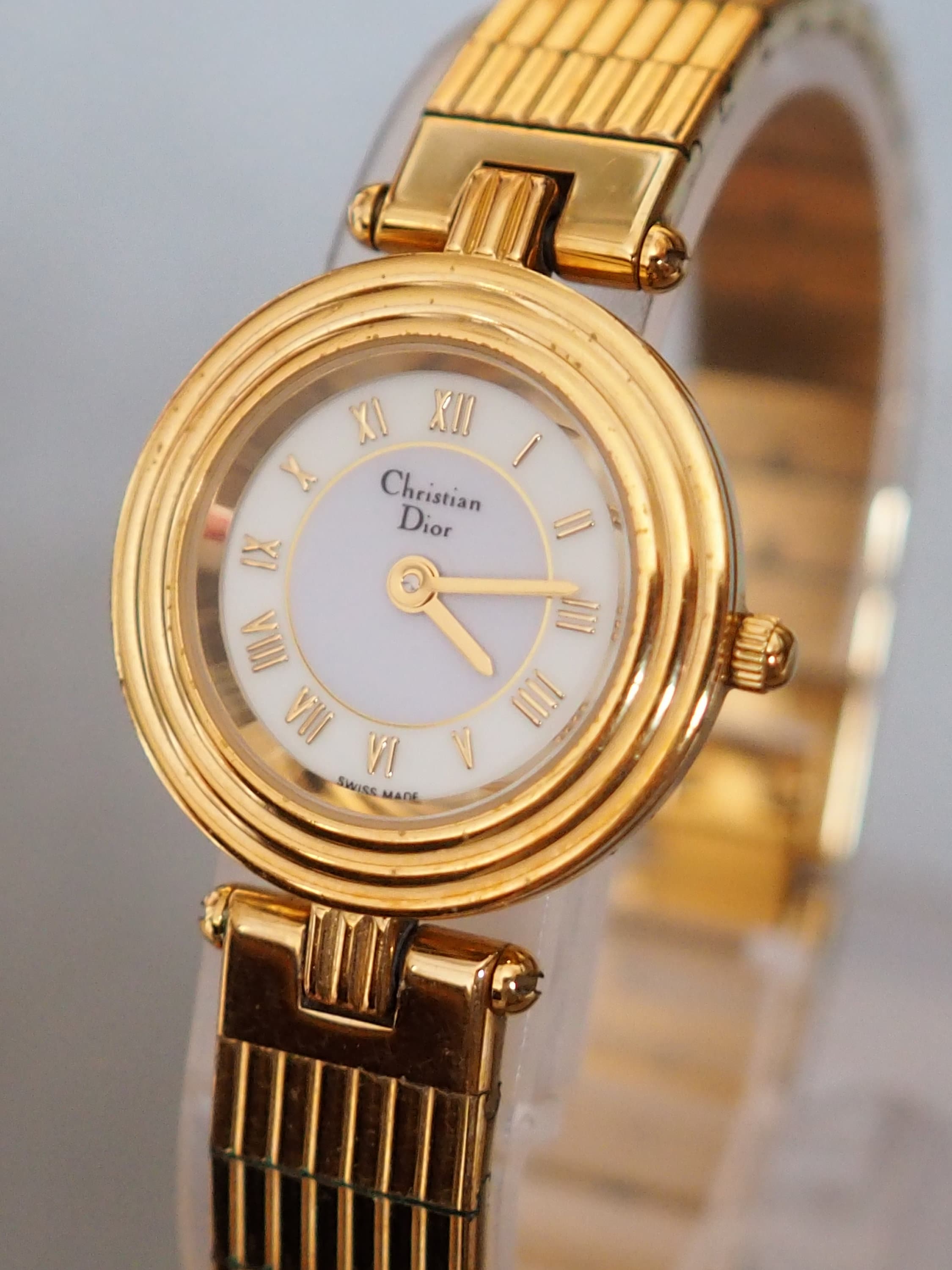 Christian Dior Round Roma Watch Gold Metal Quartz Wristwatch Ladies