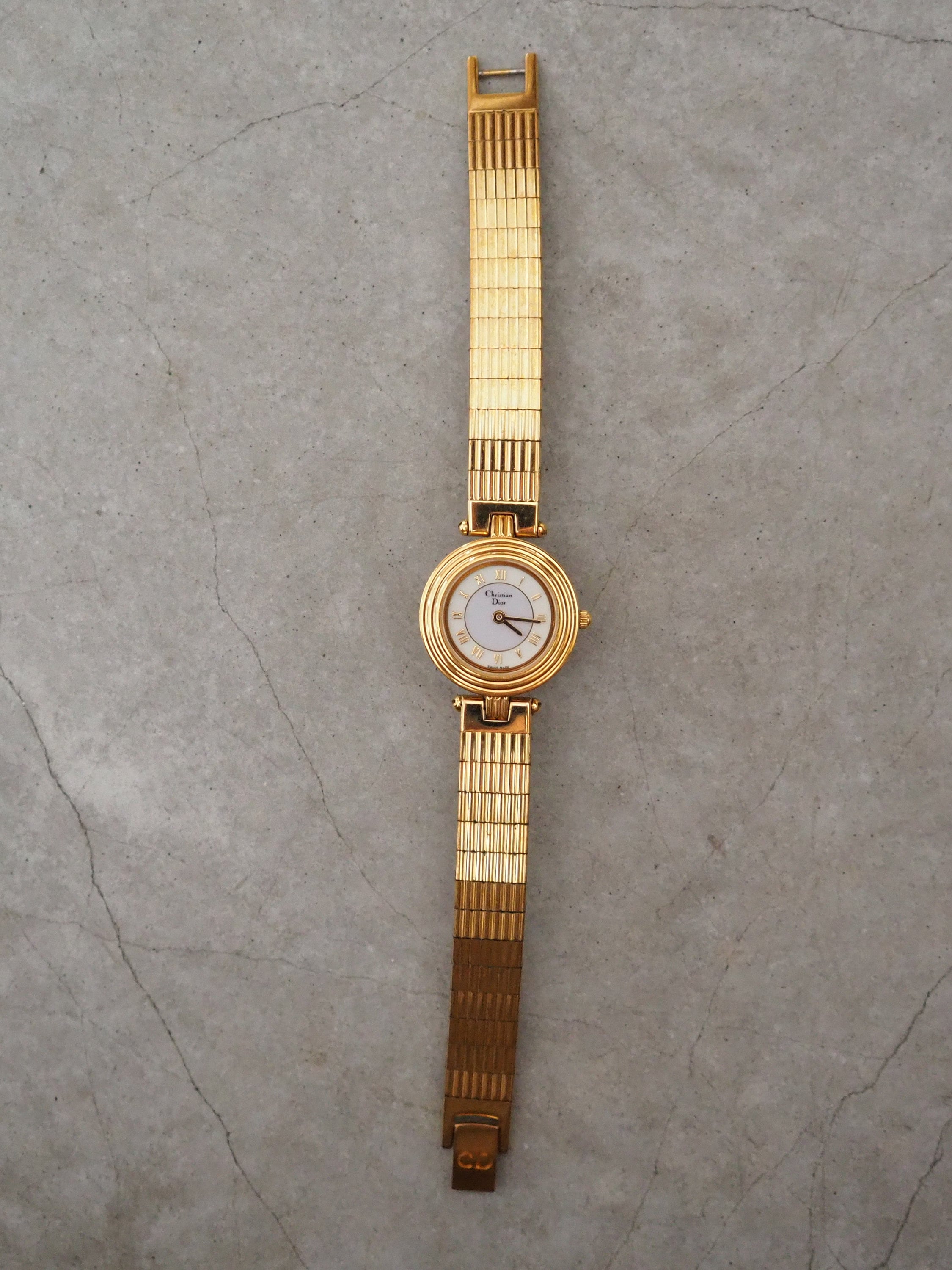 Christian Dior Round Roma Watch Gold Metal Quartz Wristwatch Ladies